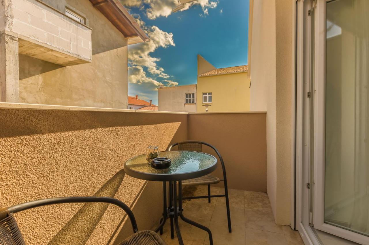 2sis 2 Apartamento Zadar