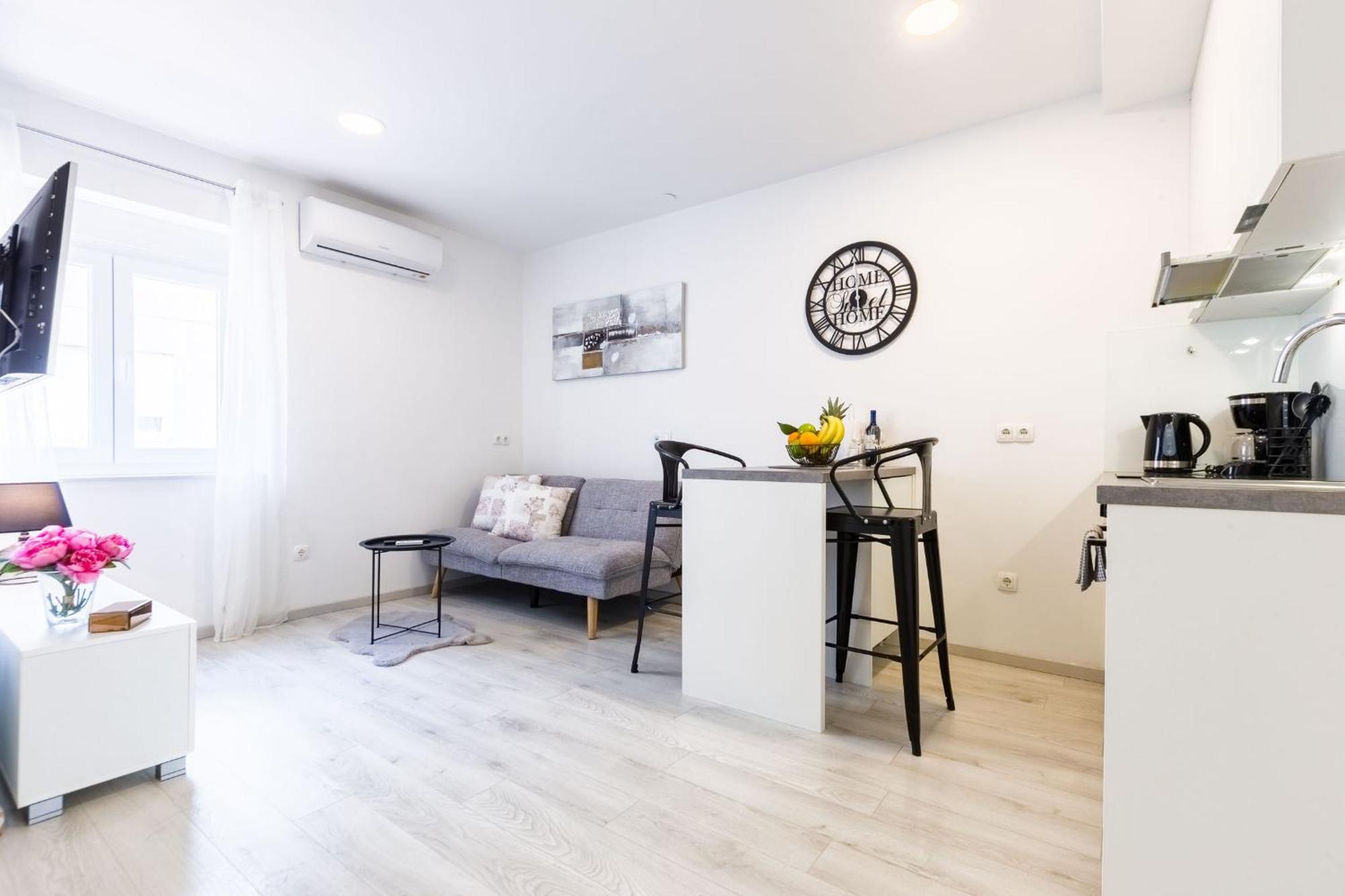 2sis 2 Apartment